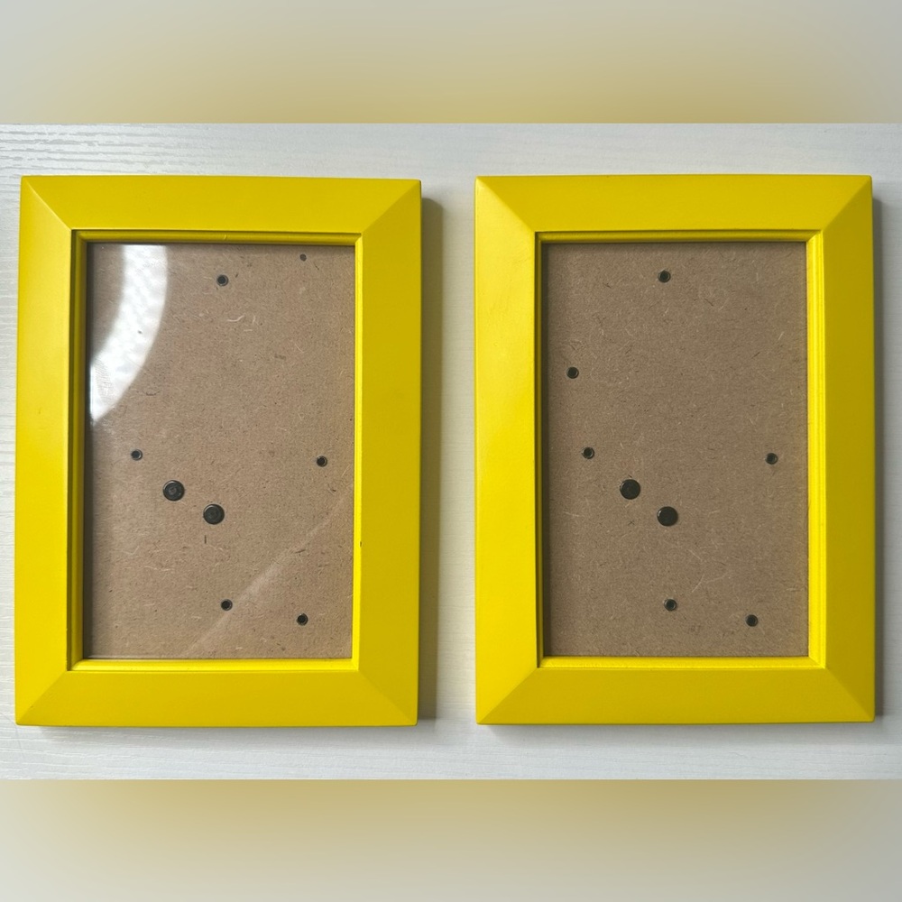 Set of 2 Yellow 4x6 Picture Frames